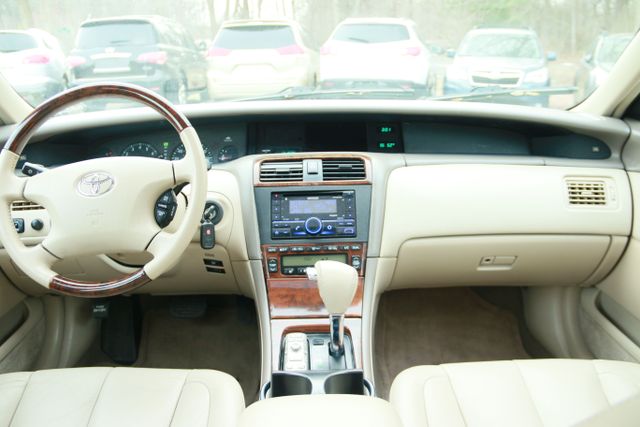 2004 Toyota Avalon - Image 15