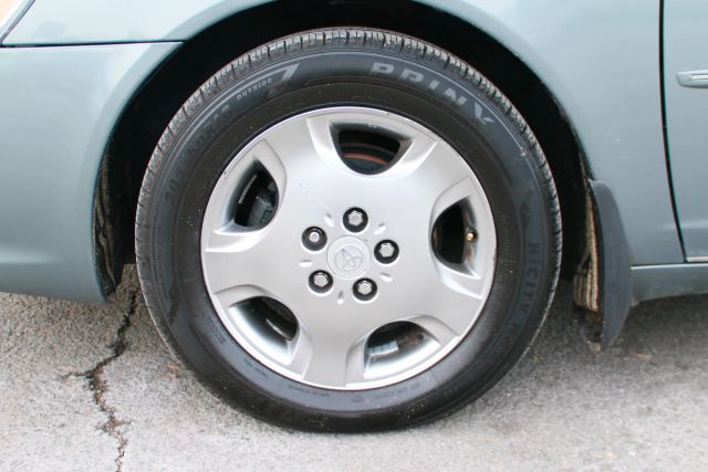 2004 Toyota Avalon - Image 30