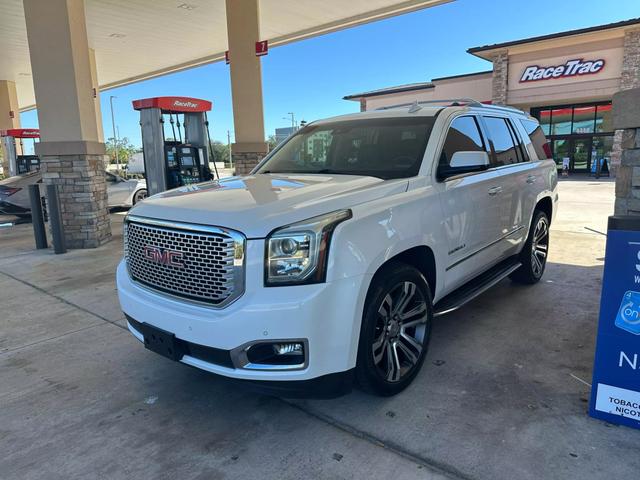 2017 GMC Yukon Denali photo 3