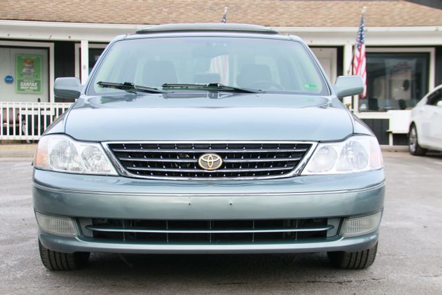 2004 Toyota Avalon - Image 2