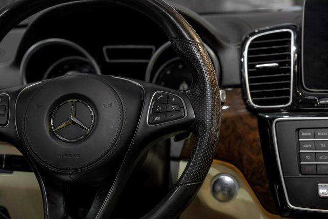 2019 Mercedes-benz Gls Gls 450 4matic Sport Utility 4d - Image 15