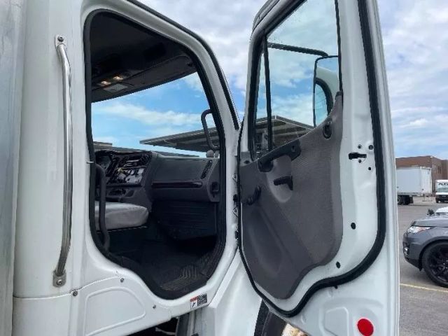 2019 Freightliner M2 - Image 34