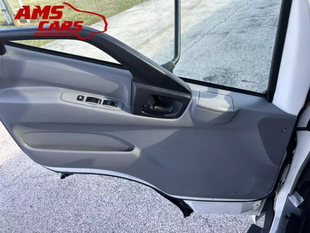 2015 Hino 195 - Image 17