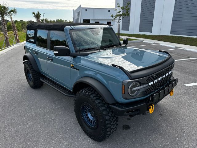 2022 Ford Bronco - Image 14