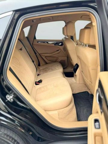 2015 Porsche Macan - Image 27