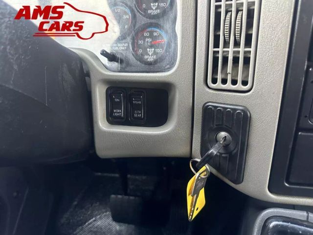 2016 International 4300 - Image 13