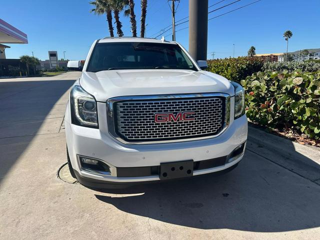 2017 GMC Yukon Denali photo 1