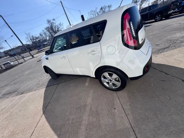 2018 Kia Soul Wagon 4d - Image 6