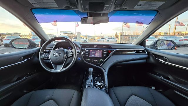 2018 Toyota Camry Hybrid - Image 24