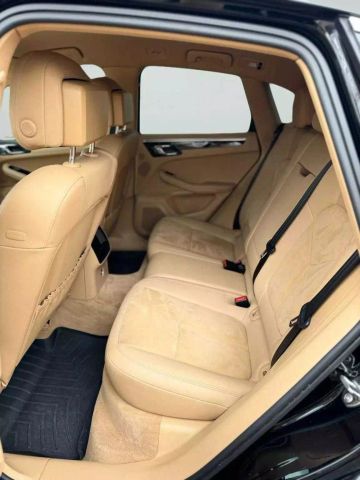 2015 Porsche Macan - Image 30