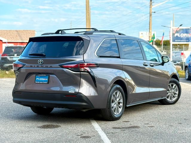 2022 Toyota Sienna - Image 5