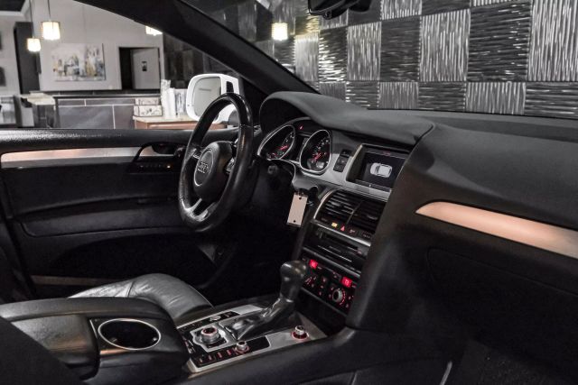 2015 Audi Q7 3.0t S Line Prestige Sport Utility 4d - Image 16