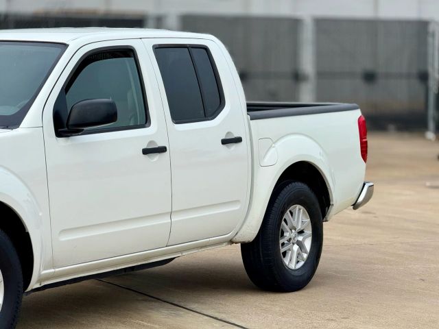 2019 Nissan Frontier Crew Cab - Image 15