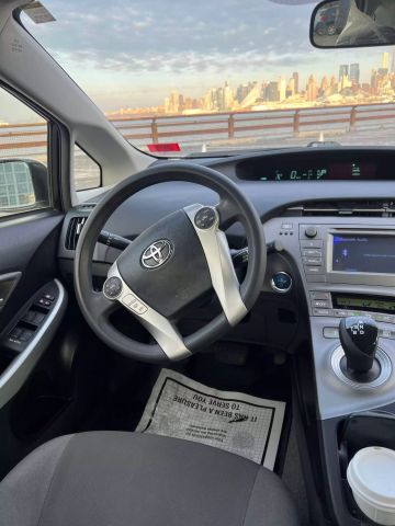 2014 Toyota Prius Two Hatchback 4d - Image 19