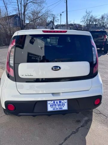 2018 Kia Soul Wagon 4d - Image 5