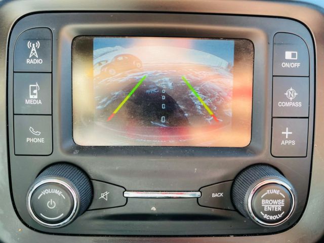 2017 Jeep Renegade - Image 19