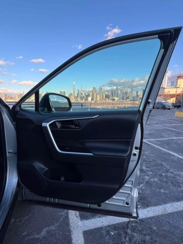2019 Toyota Rav4 Hybrid Le Sport Utility 4d - Image 42