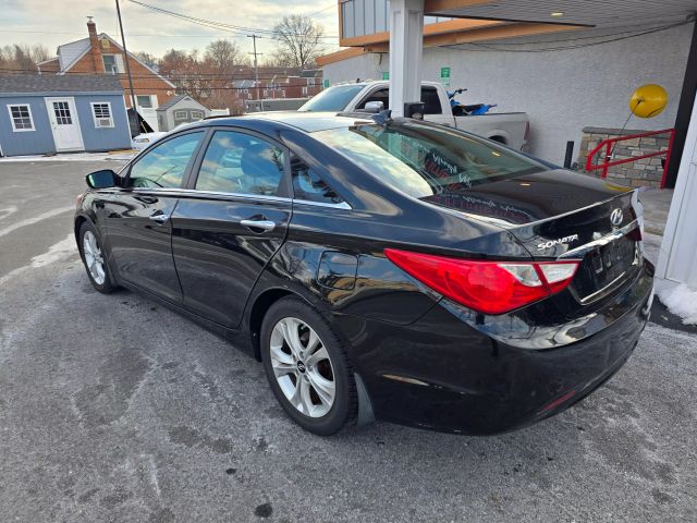 2013 Hyundai Sonata Se Sedan 4d - Image 8