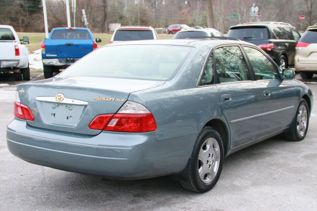 2004 Toyota Avalon - Image 7