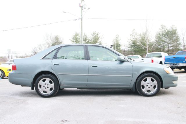 2004 Toyota Avalon - Image 8