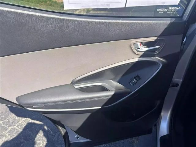 2017 Hyundai Santa Fe Sport - Image 16