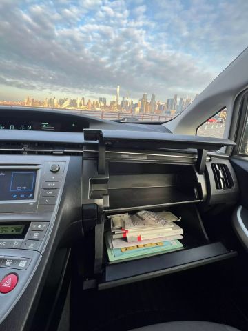 2014 Toyota Prius Two Hatchback 4d - Image 20