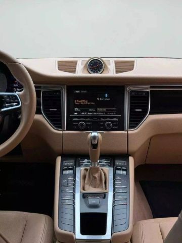 2015 Porsche Macan - Image 14