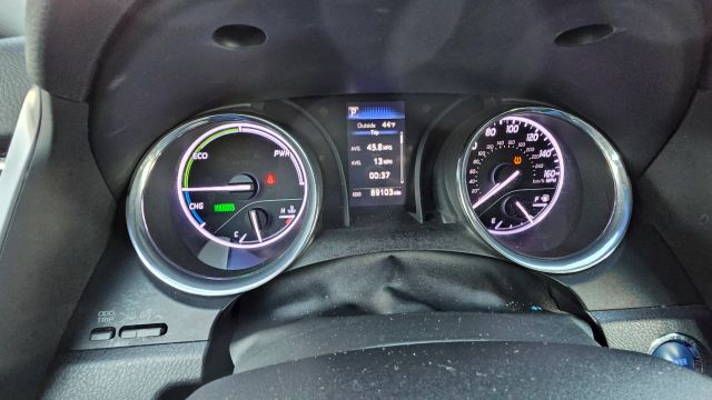 2018 Toyota Camry Hybrid - Image 26