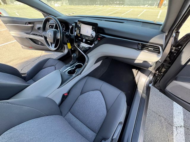 2021 Toyota Camry - Image 20