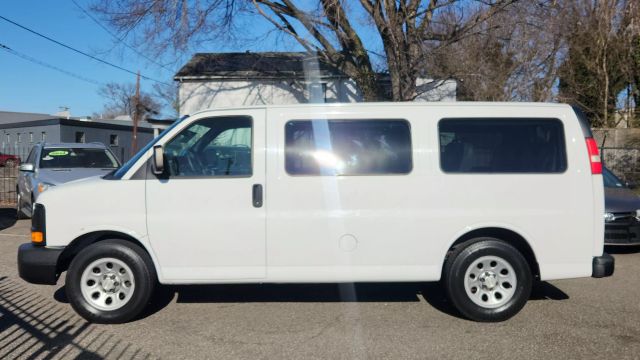 2011 Chevrolet Express 1500 Cargo - Image 4