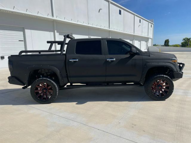 2019 Toyota Tundra Crewmax - Image 8
