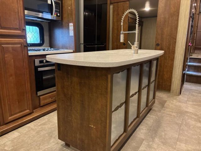 2018 Heartland Big Country Fifth Wheel - Image 17