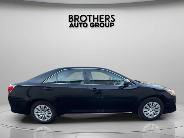 2012 Toyota Camry - Image 10