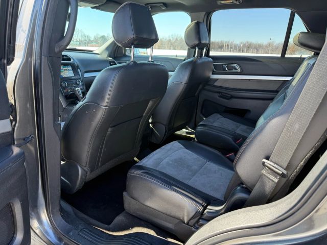 2017 Ford Explorer - Image 15