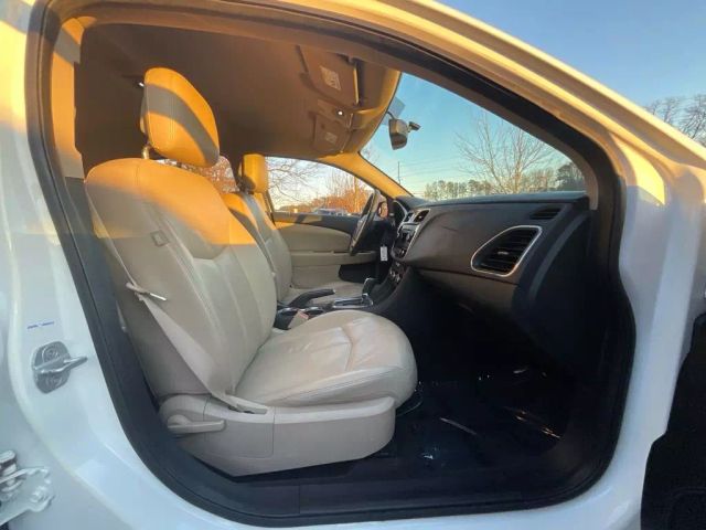 2013 CHRYSLER 200 SEDAN WHITE AUTOMATIC - Peach State Motors