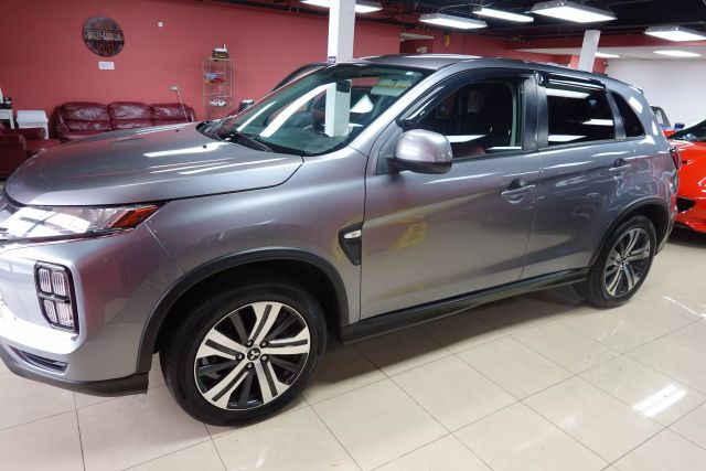 2020 Mitsubishi Outlander Sport - Image 2
