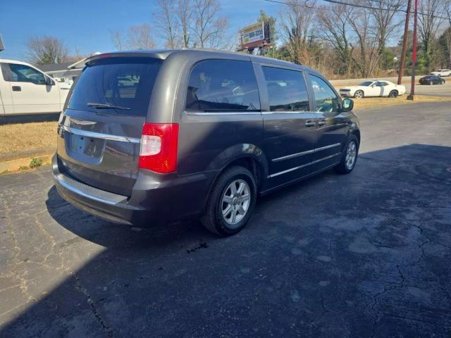 2012 Chrysler Town & Country - Image 5