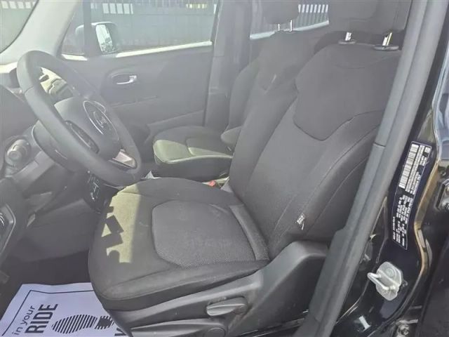 2015 Jeep Renegade - Image 11