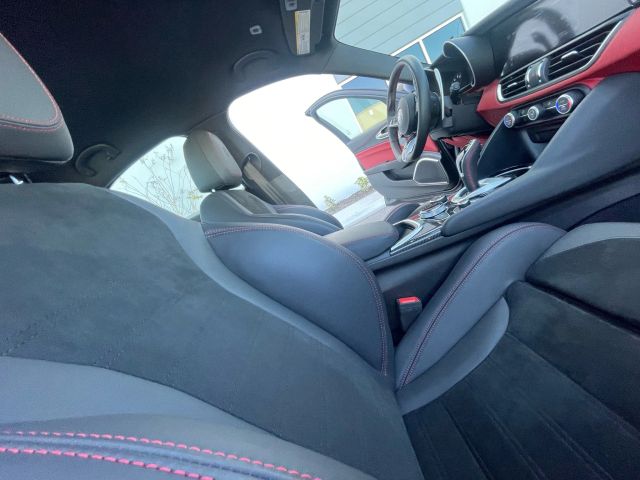 2021 Alfa Romeo Giulia - Image 105