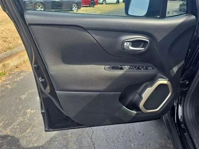 2015 Jeep Renegade - Image 8