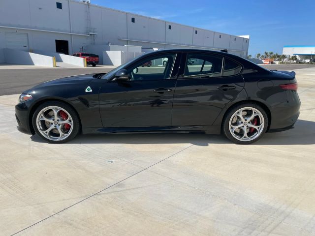 2021 Alfa Romeo Giulia - Image 31