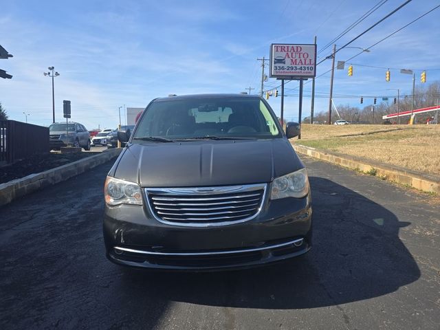 2012 Chrysler Town & Country - Image 2