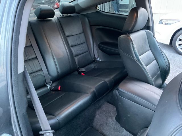 2009 Honda Accord - Image 13