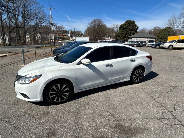 2018 Nissan Altima - Image 12