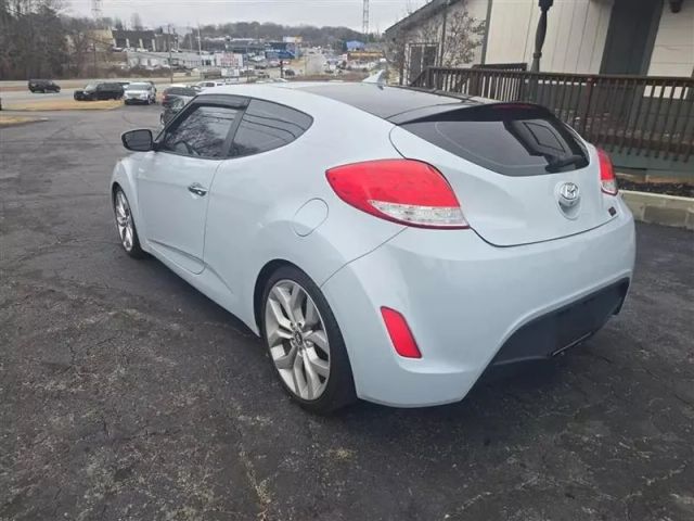 2014 Hyundai Veloster - Image 7
