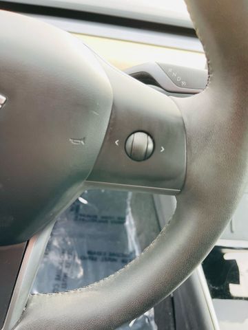 2020 Tesla Model 3 - Image 32