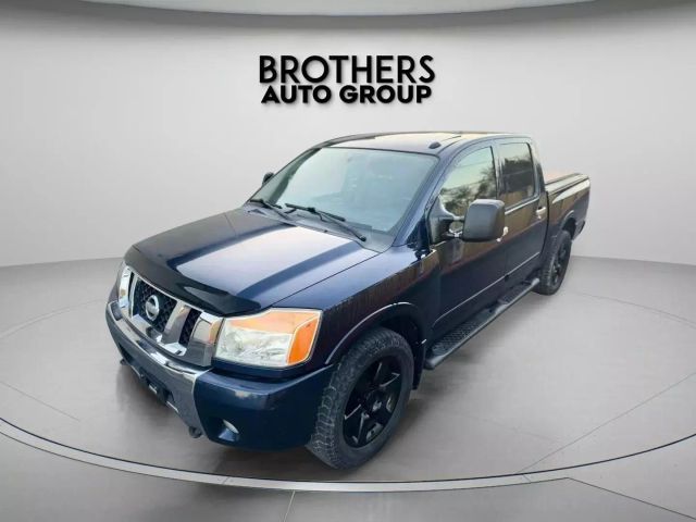 2010 Nissan Titan Crew Cab - Image 4