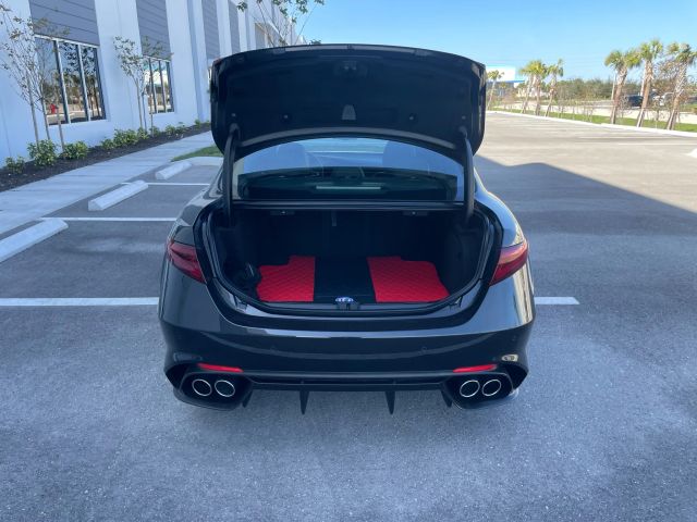 2021 Alfa Romeo Giulia - Image 68