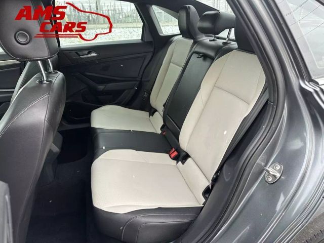 2019 Volkswagen Jetta - Image 10