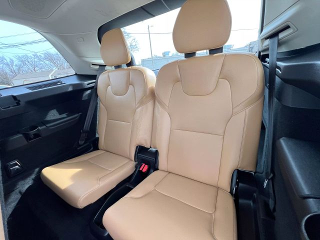 2016 VOLVO XC90 SUV 4-CYL, DRV-E SPRCHGD 2.0T T6 MOMENTUM SPORT UTILITY 4D